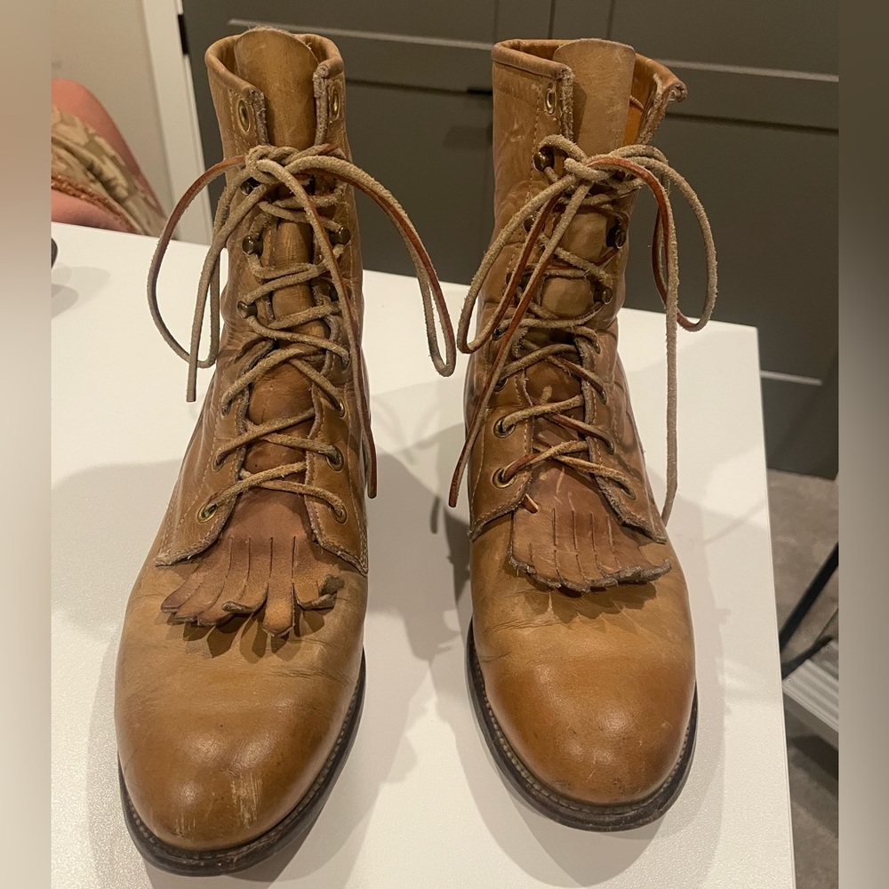 Justin size 7 B roper cowboy boots.